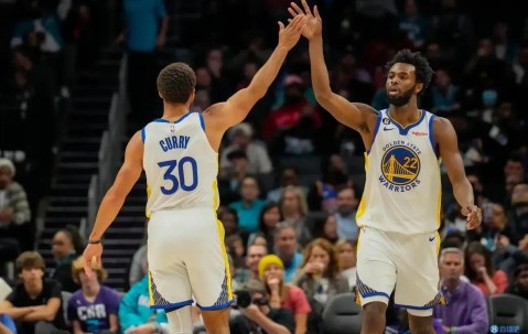 九游体育app-包含里程碑夜！萨克拉门托国王远射贴柱，NBA季后赛清晨刷纪录，悬念犹存，赛季目标并未改变的词条