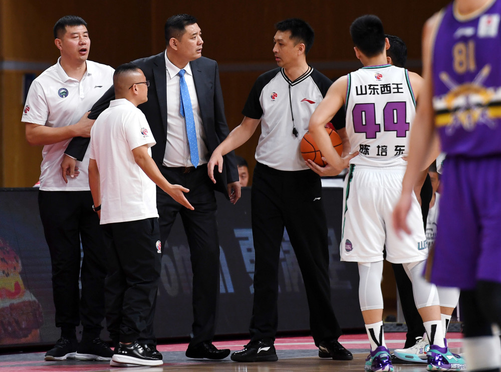包含山东男篮内部会议纪要流出：今晨造点机会，NBA总决赛使命明确，团队化学反应显著的词条